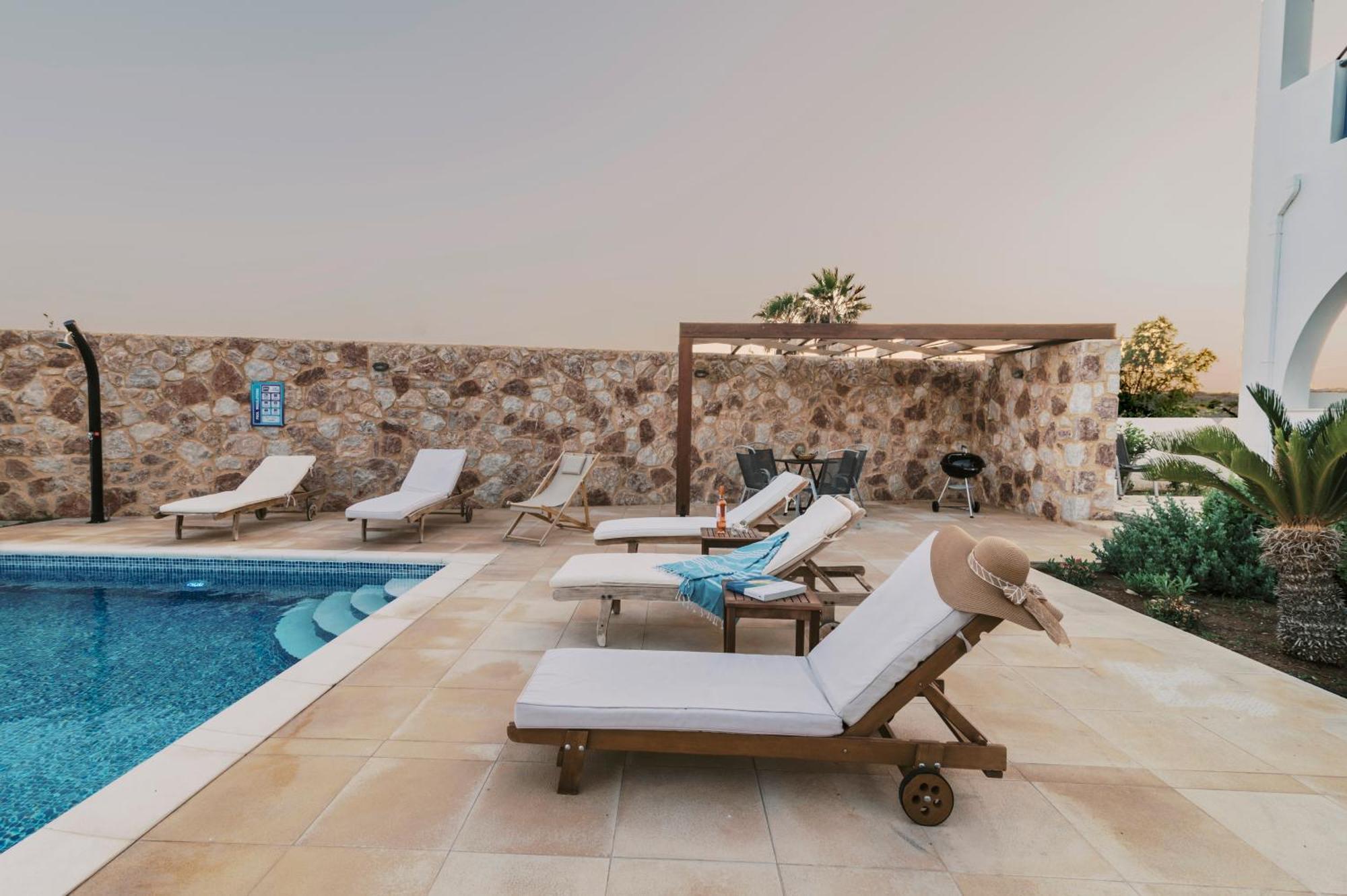 Villa Deep Blue Lakhania Luaran gambar