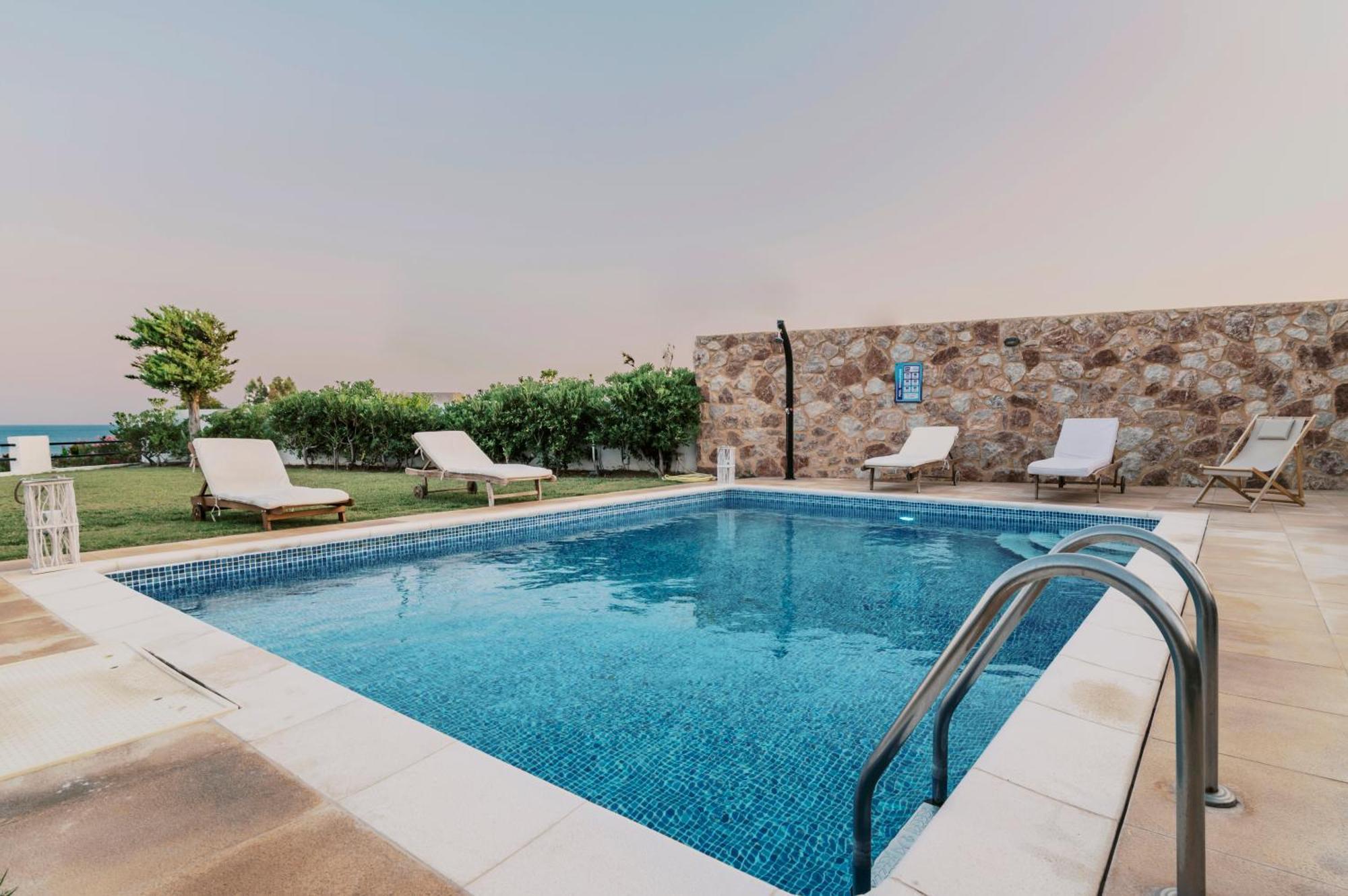 Villa Deep Blue Lakhania Luaran gambar